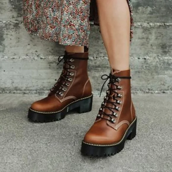 Dr Martens Leona Combat Boots In Saddle Tan Farrier Leather Sz 10 Like New W/Box - Picture 1 of 15